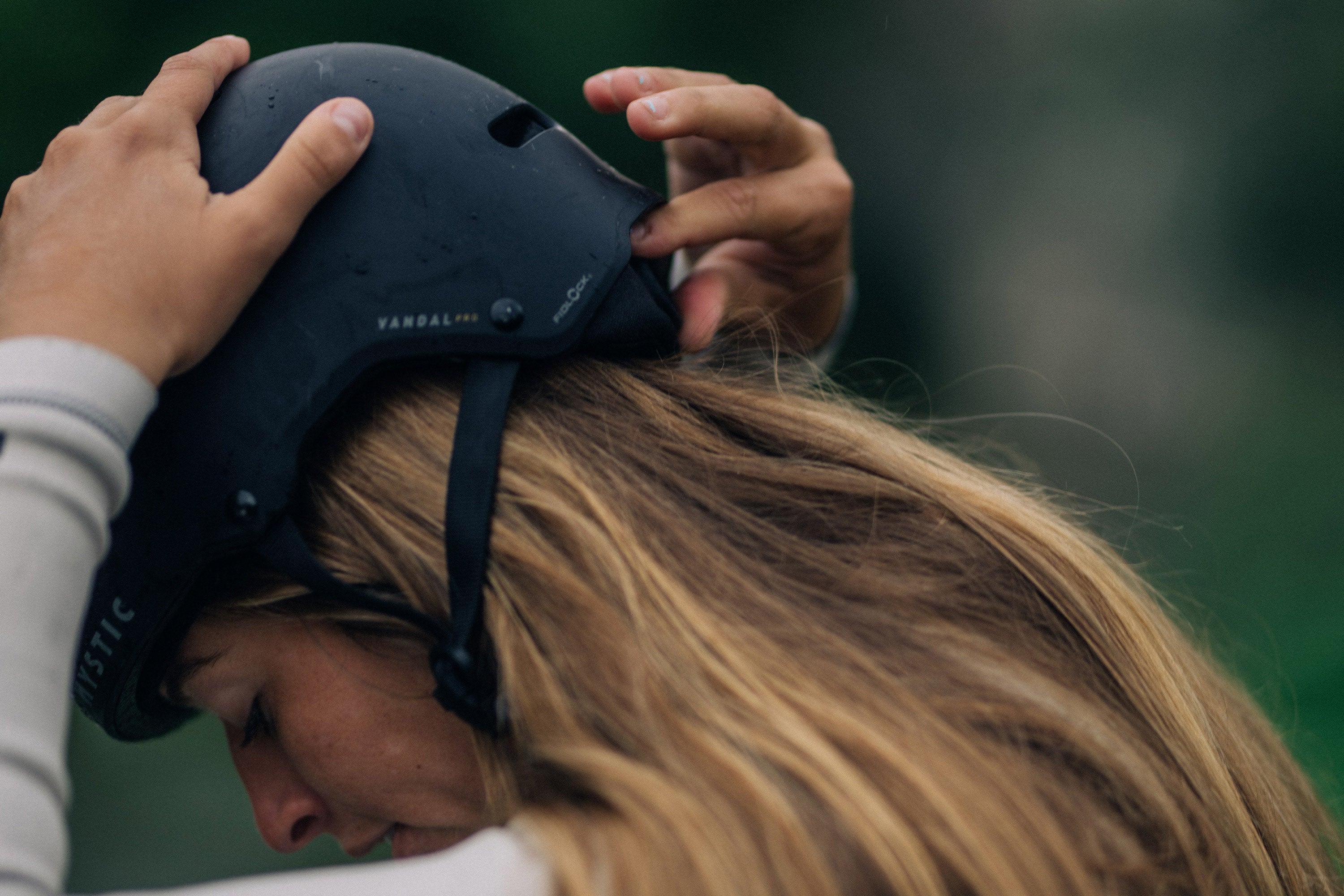 Vandal Pro Helmet - Red
