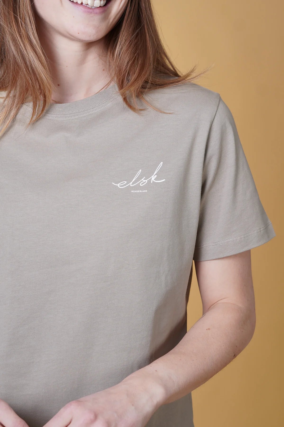 Signiertes Basic-Freizeit-T-Shirt für Damen
