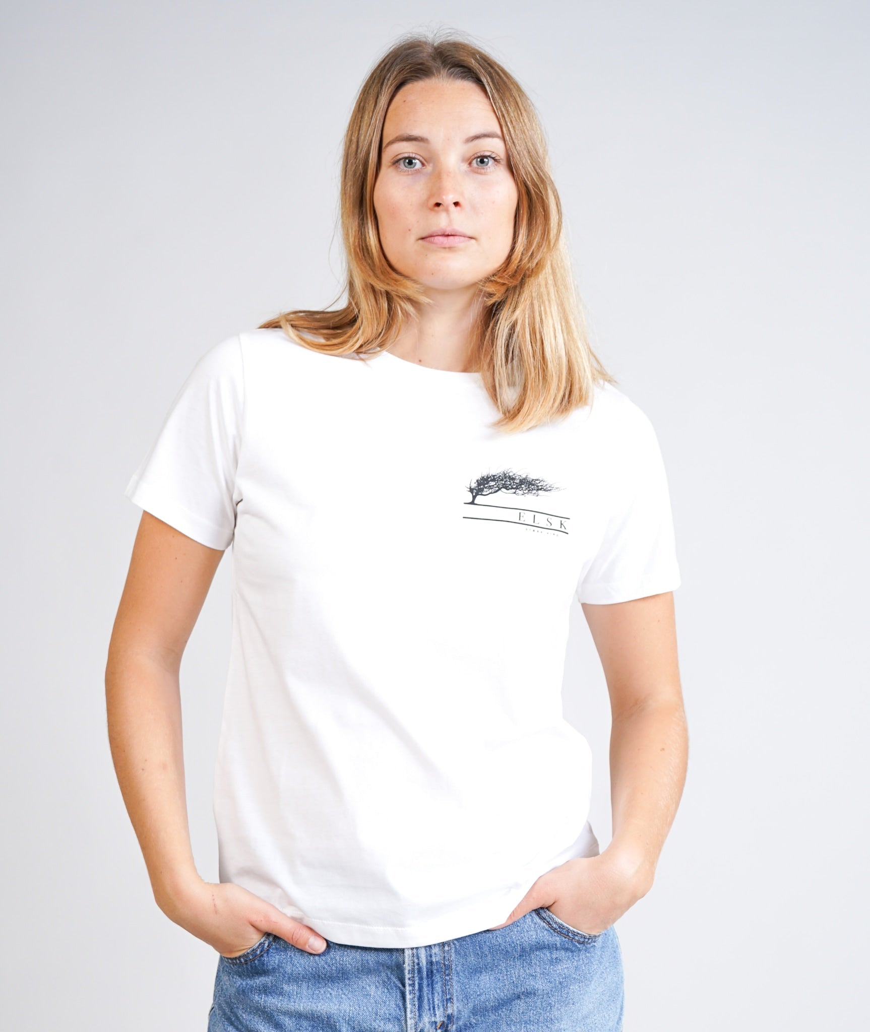 Win Ch Women'S Essential T-Shirt
