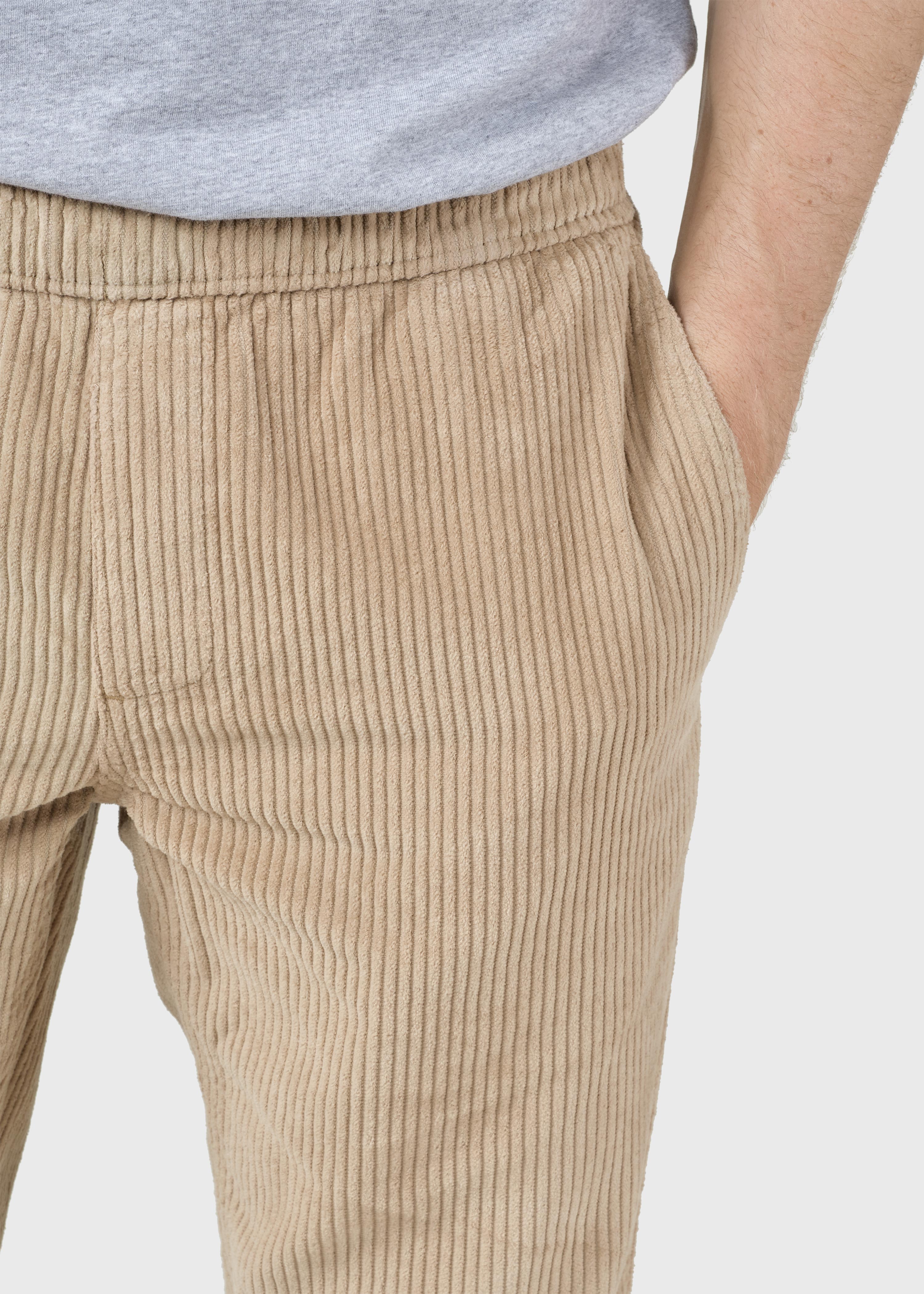 Elliot Jumbo Corduroy Chino - Sand