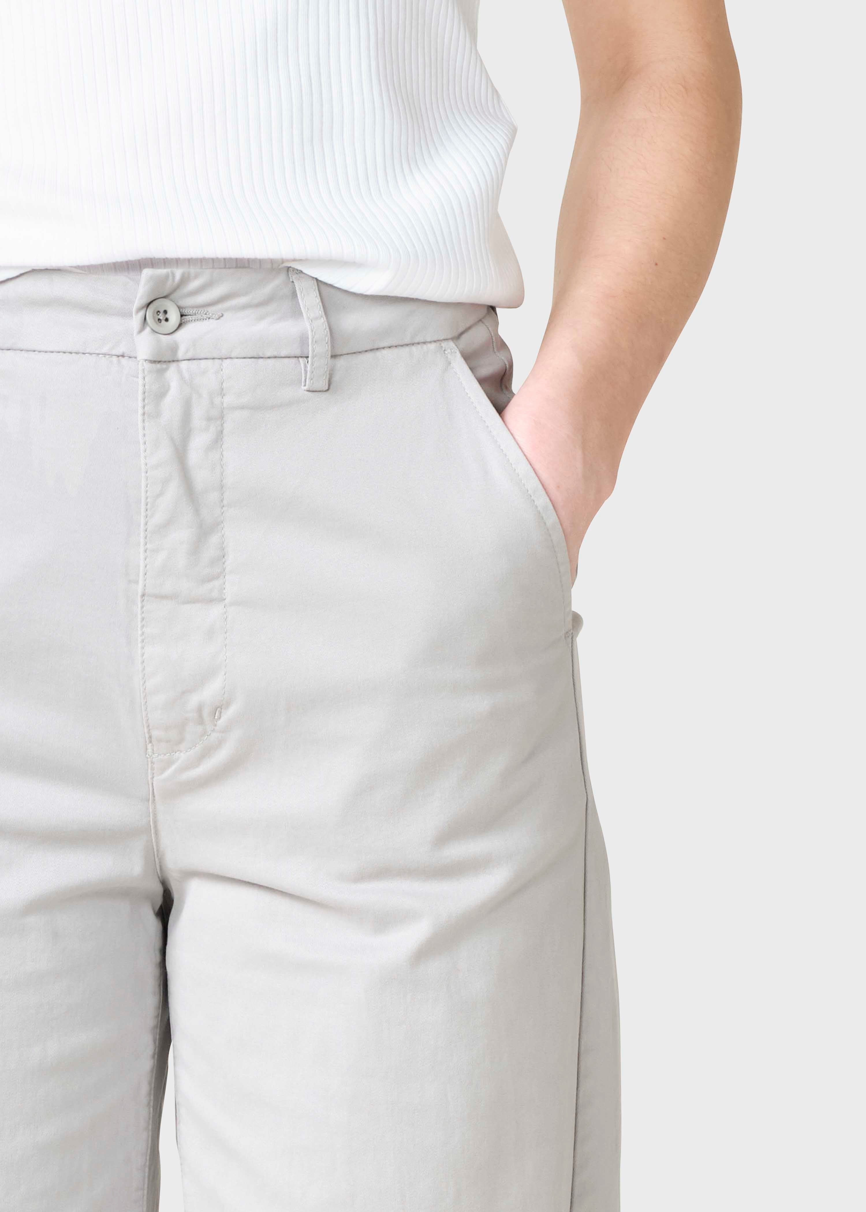 Lydia Hose - Pastellgrau