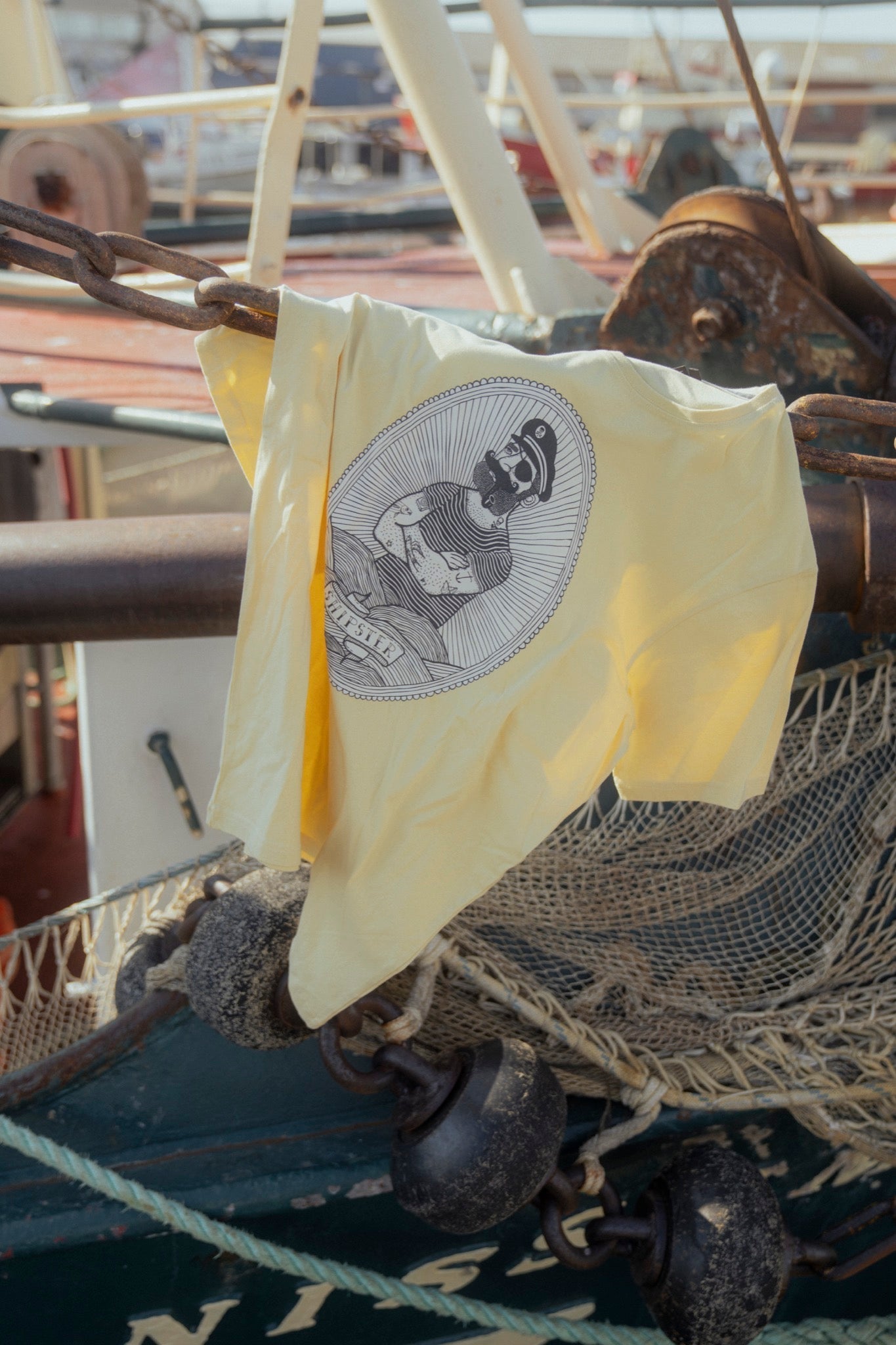 T-Shirt mit gerahmter Legende (Mondstein)