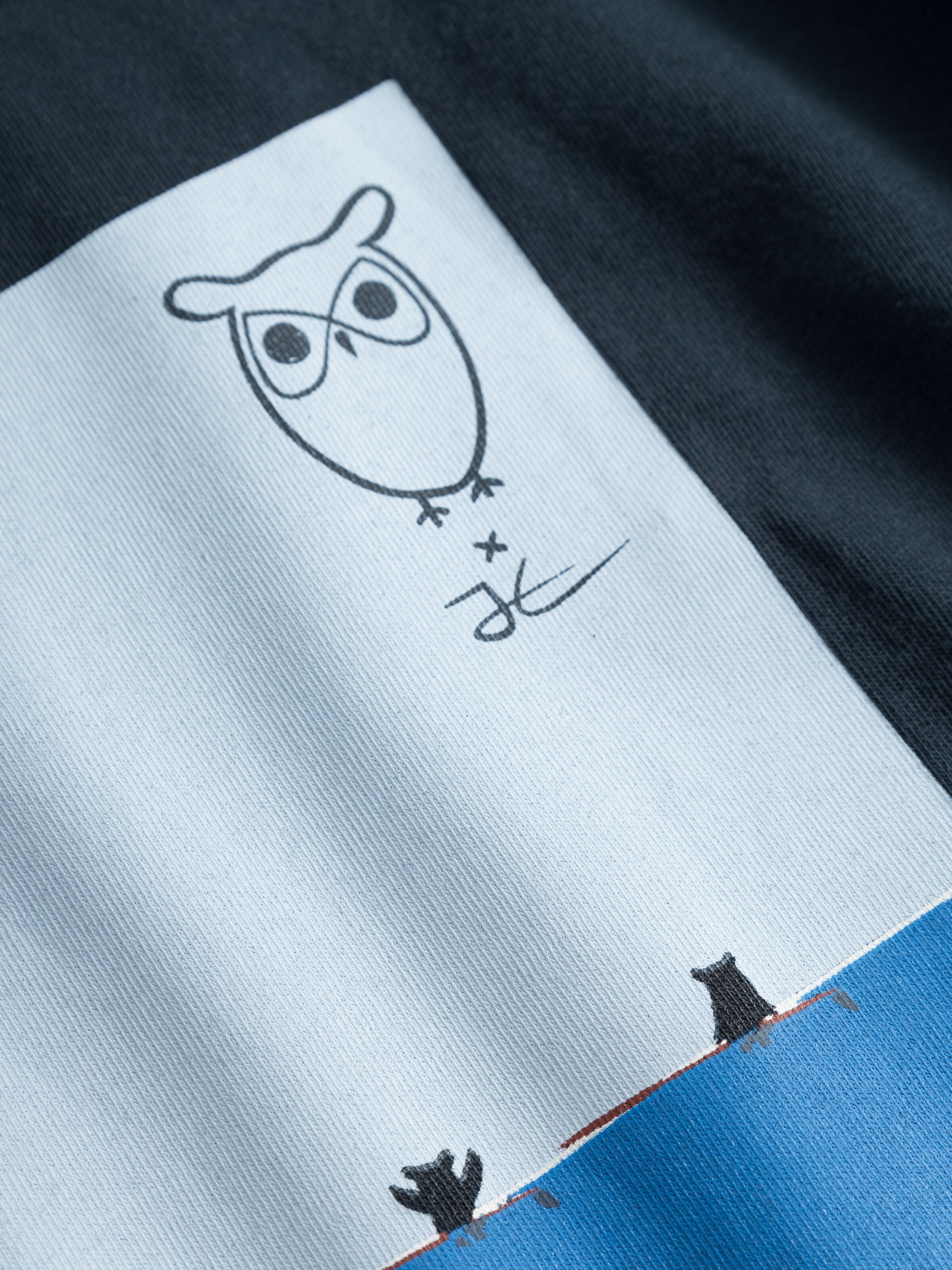 KnowledgeCotton Apparel – Reguläres T-Shirt mit Wal-Frontprint – GOTS/Vegan – Total Eclipse