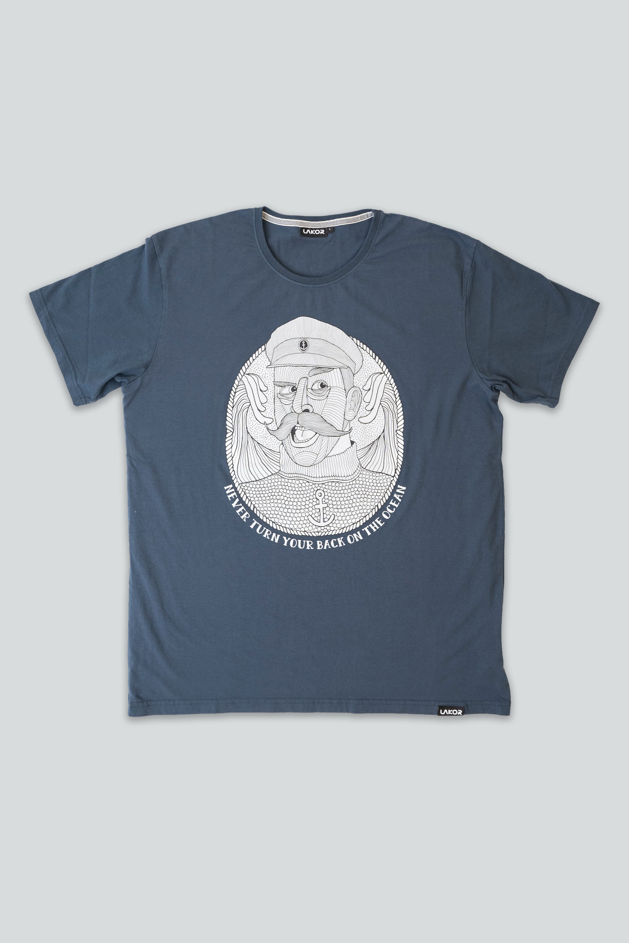 Lakor – Wende dich niemals um