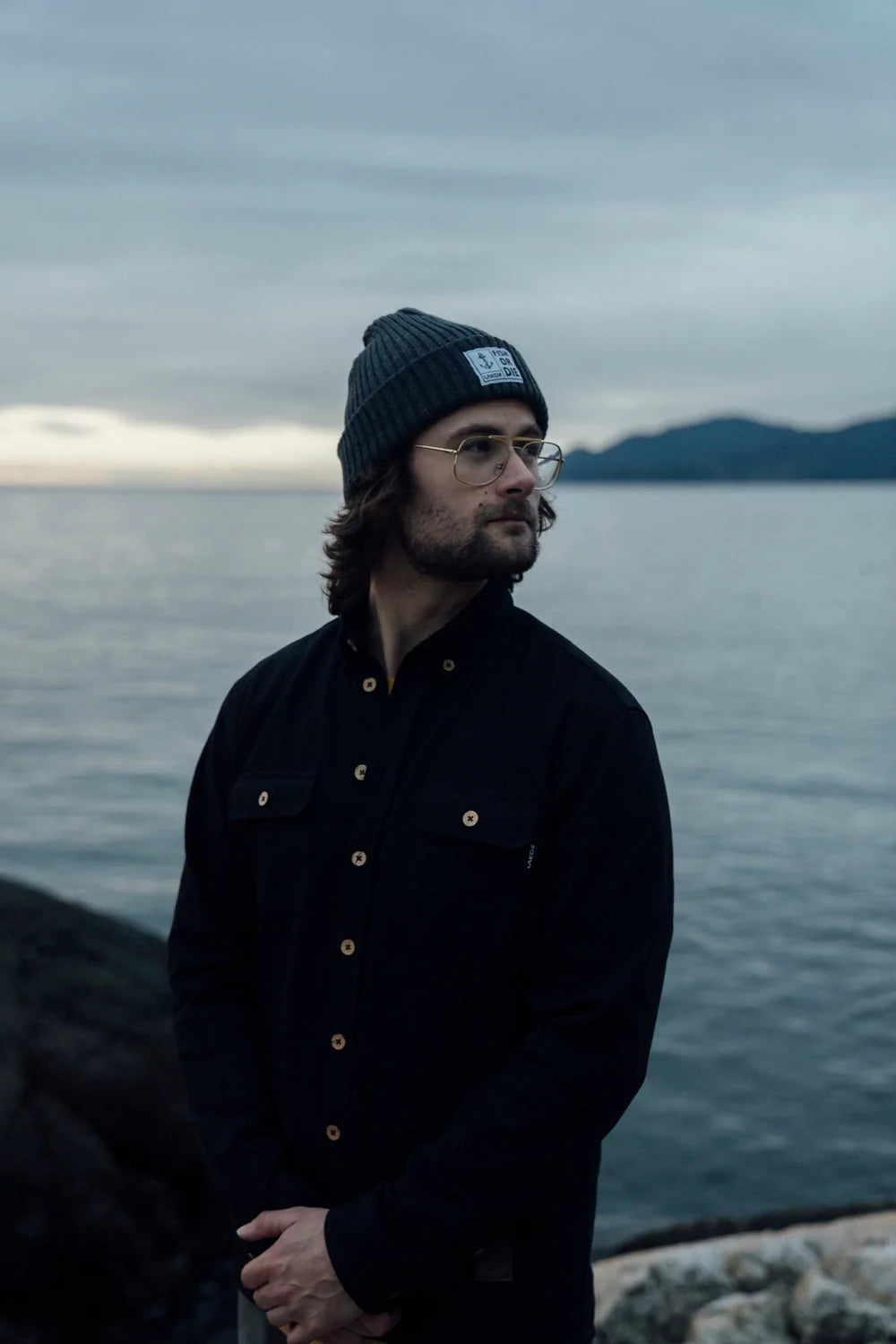 Lakor - Bone - Black Shirt