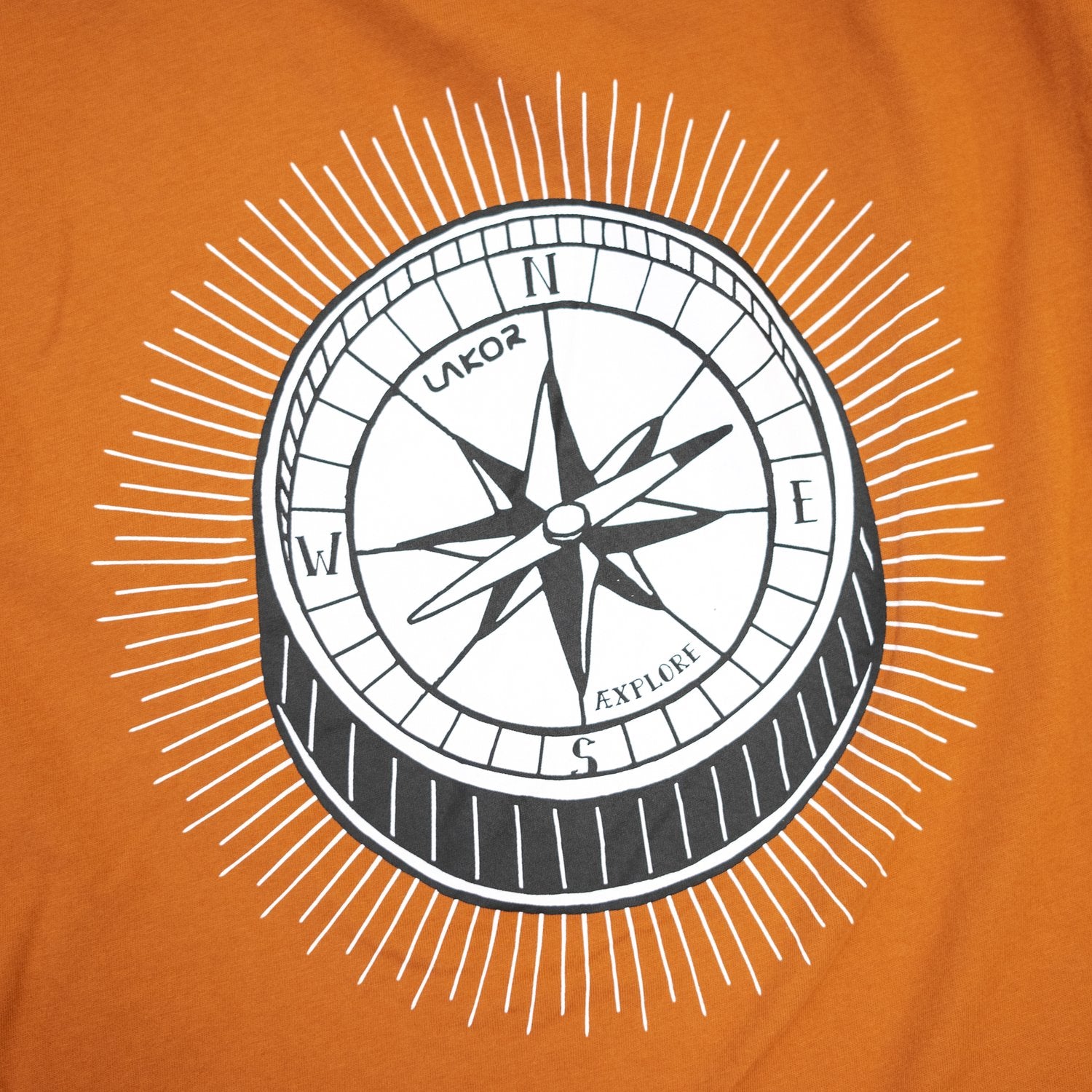 Lakor - Explore compass T-shirt