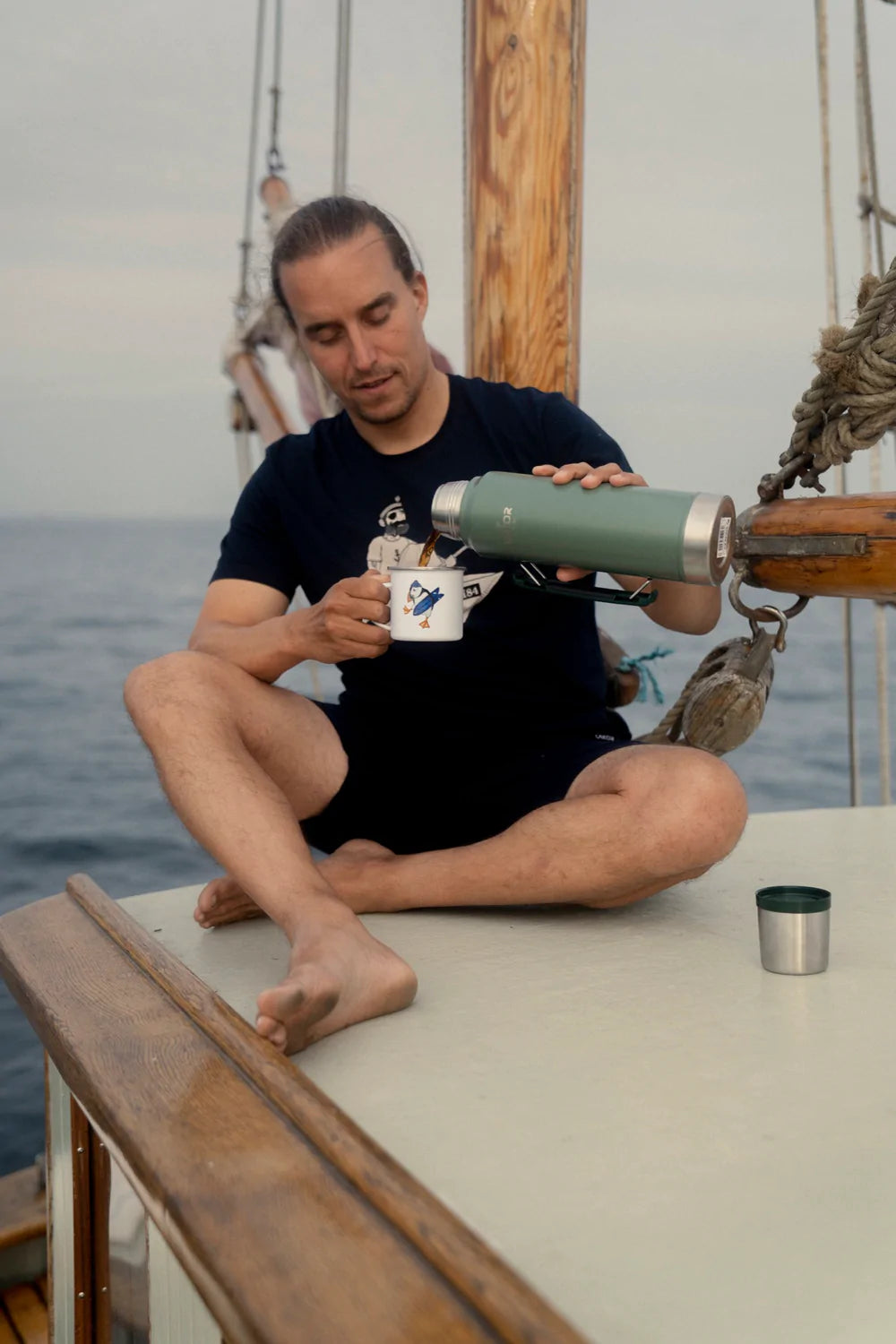 Lakor - surf's up Enamel mug