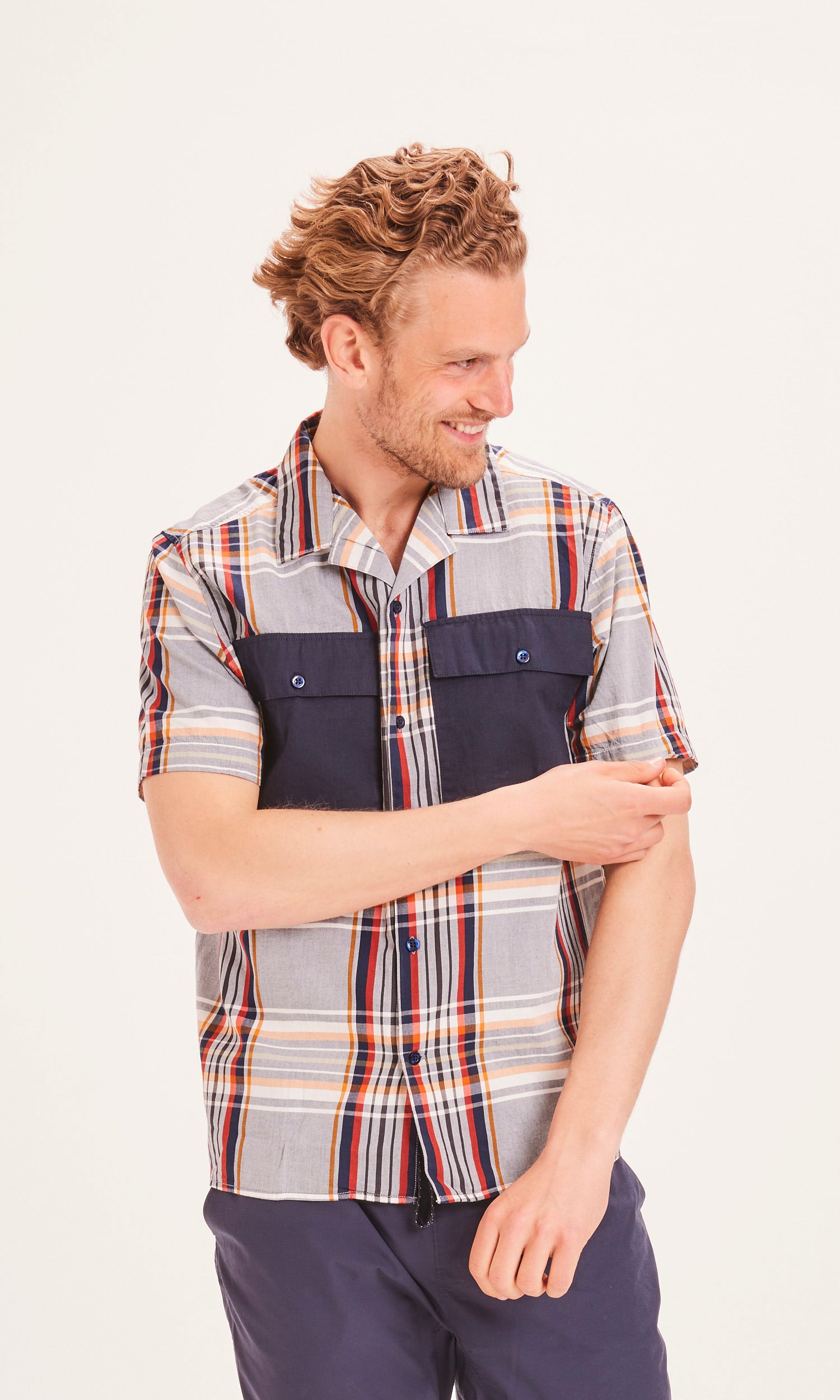 KnowledgeCotton Apparel WAVE SS großes kariertes Box-Fit-Hemd – GOTS/Vegan – Total Eclipse