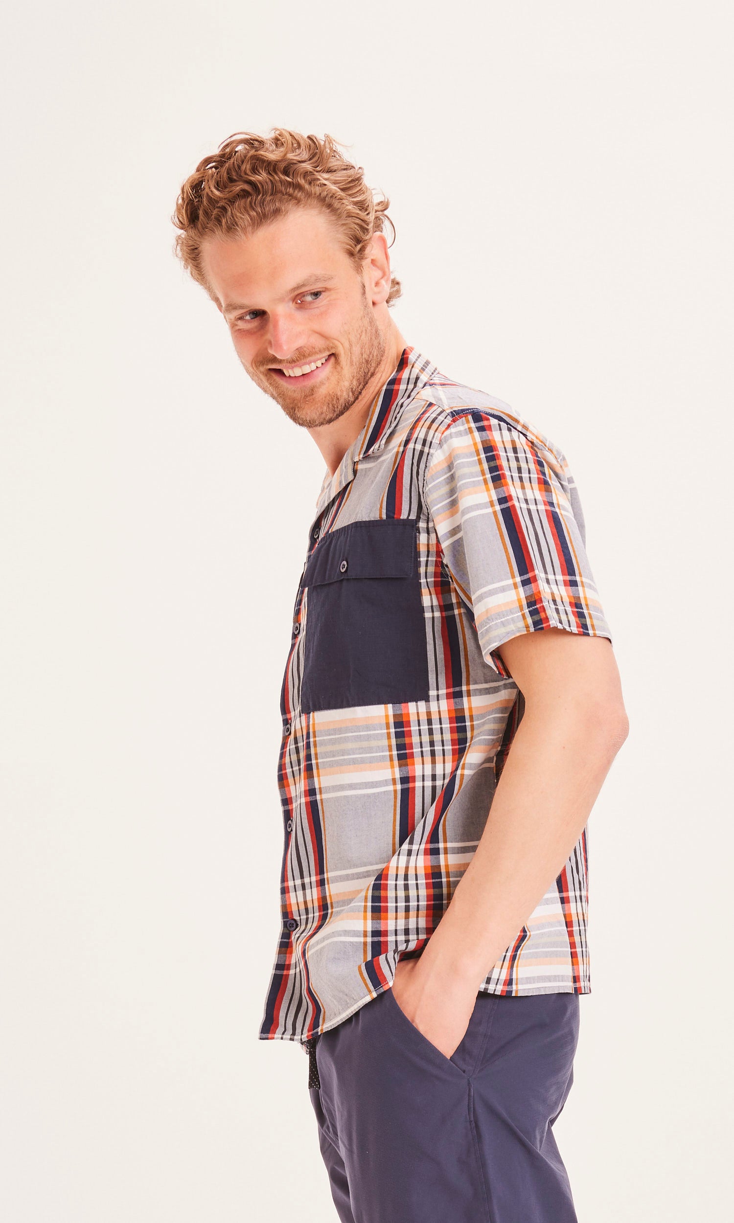 KnowledgeCotton Apparel WAVE SS großes kariertes Box-Fit-Hemd – GOTS/Vegan – Total Eclipse