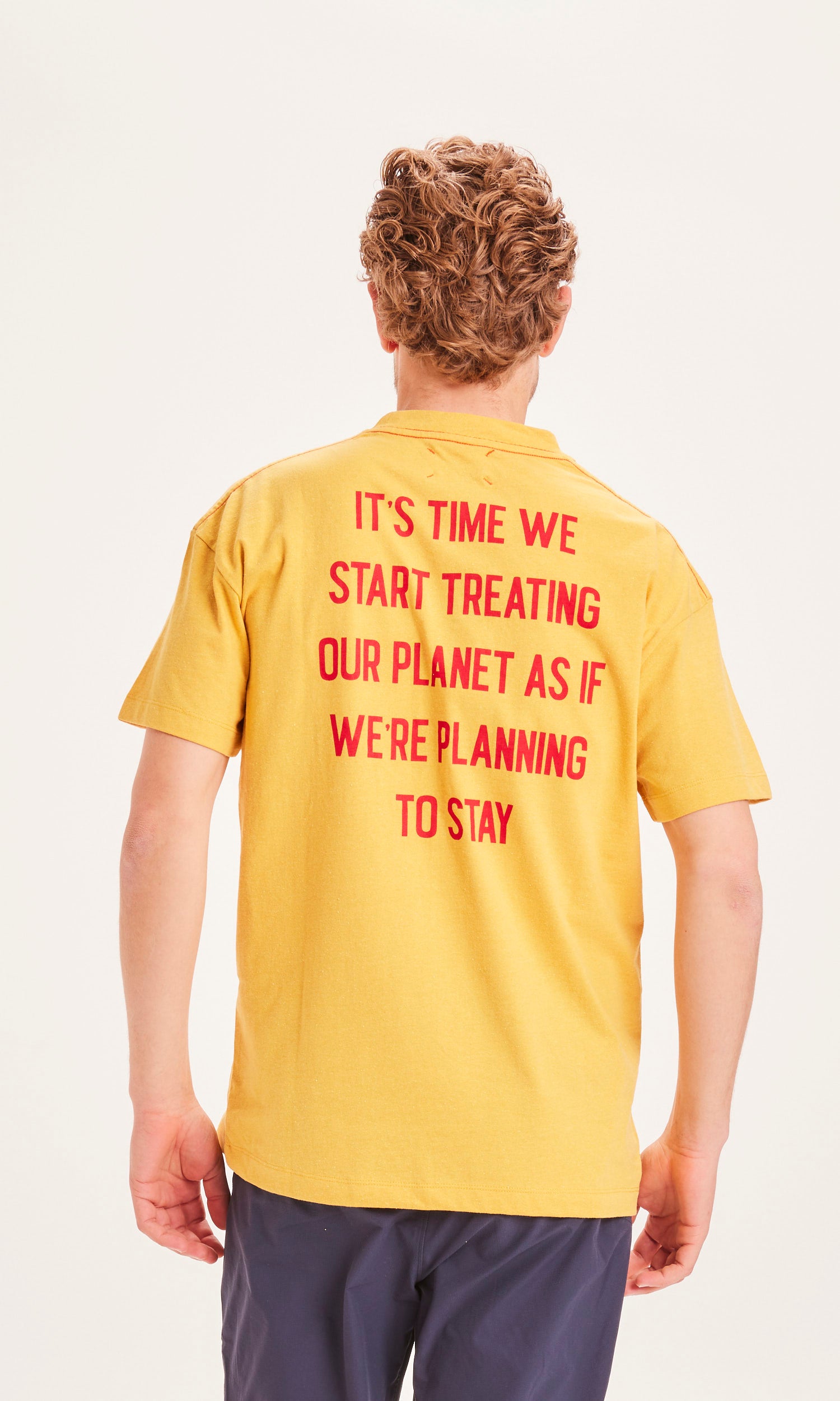 KnowledgeCotton Apparel Back printed oversized tee REBORN™ - GRS/Vegan - Honey Gold