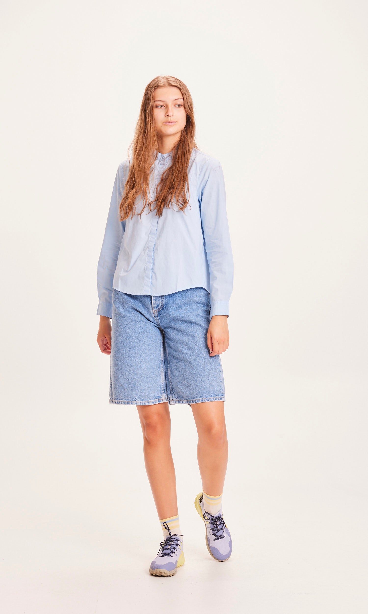 KnowledgeCotton Apparel REBORN™ ALLY Bermuda-Jeansshorts mit hoher Taille – GRS/Vegan