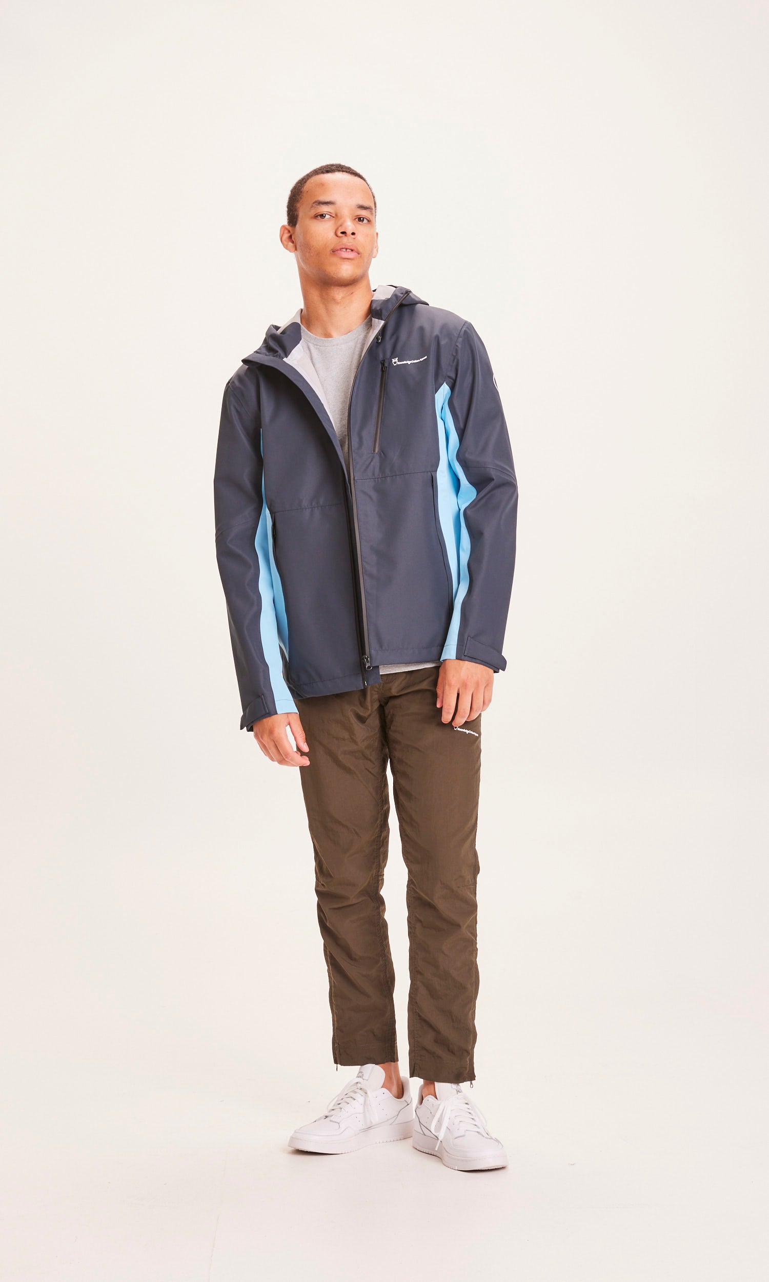PATHFINDER ™ TECH WINDBREAKER JACKE - GRS/VEGAN