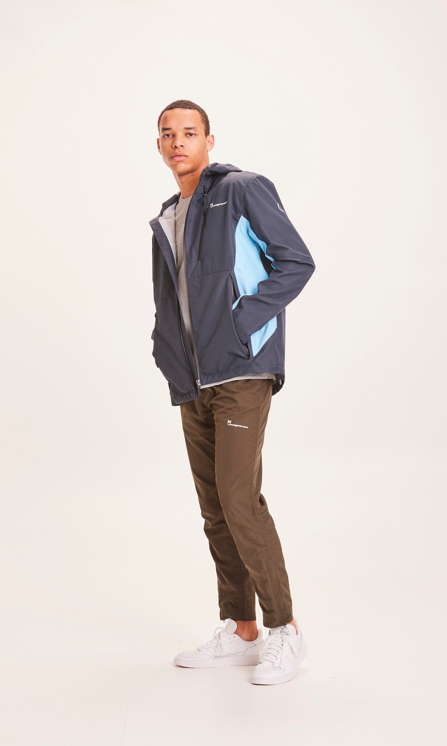 PATHFINDER ™ TECH WINDBREAKER JACKE - GRS/VEGAN
