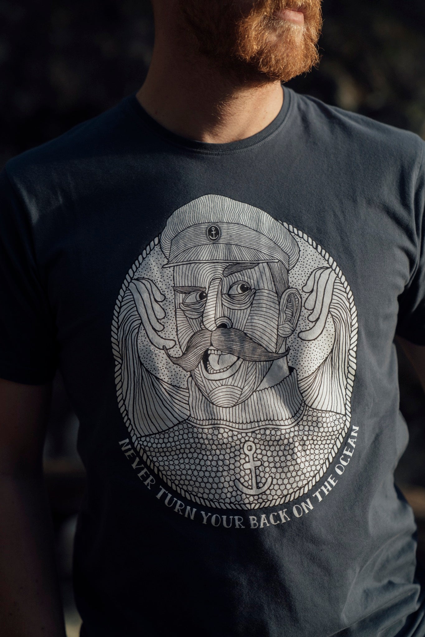 Lakor – Wende dich niemals um