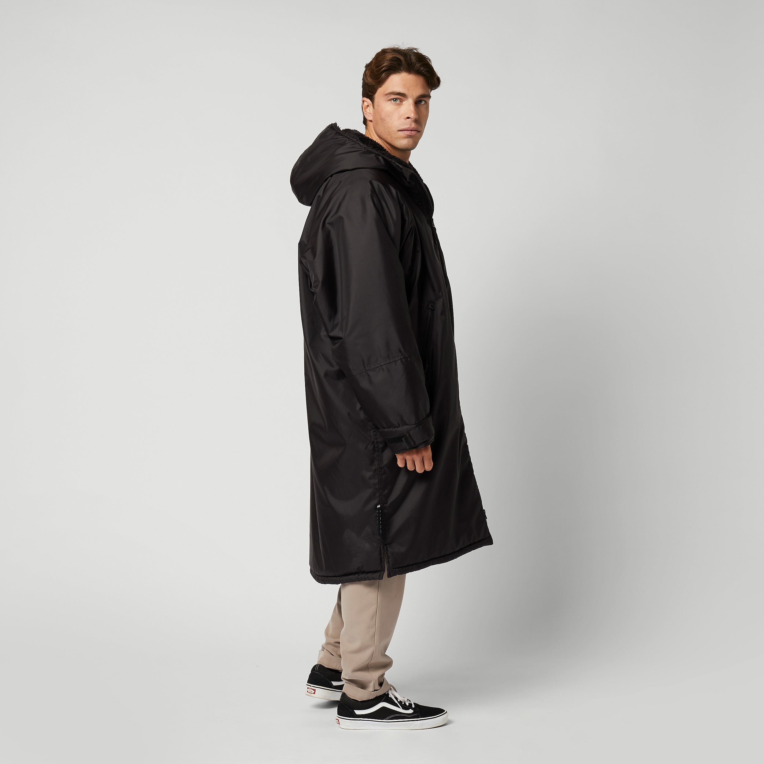 Explore Poncho - Black