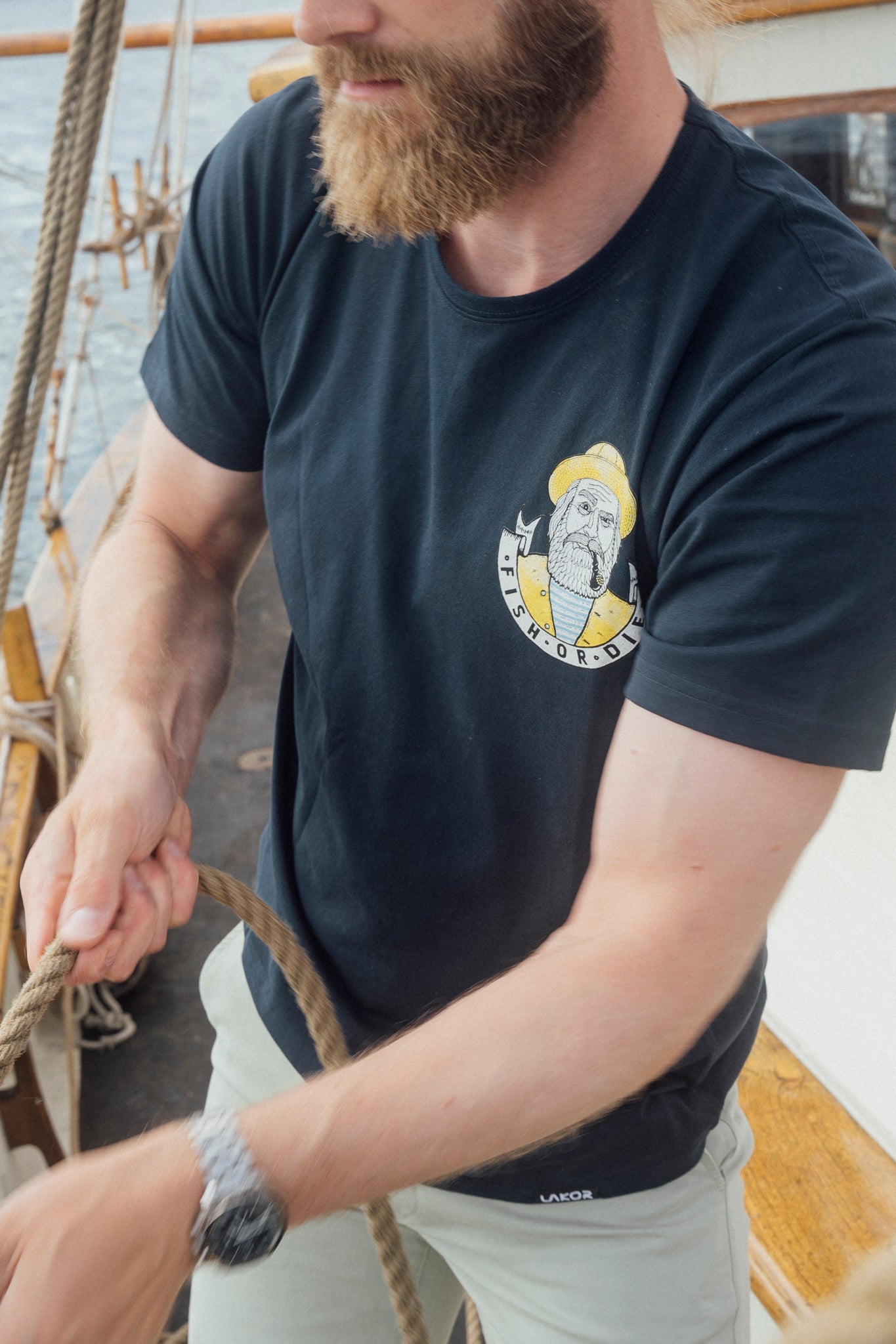 Ernstes Seemann-T-Shirt