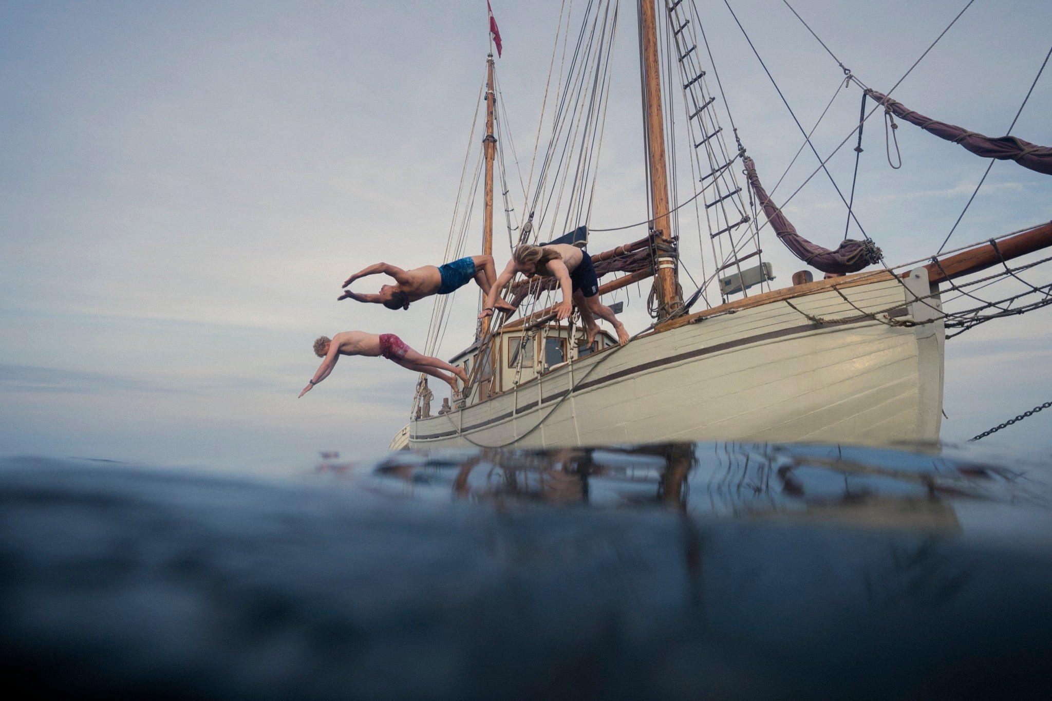 Beach Washed Shorts (Red) 
