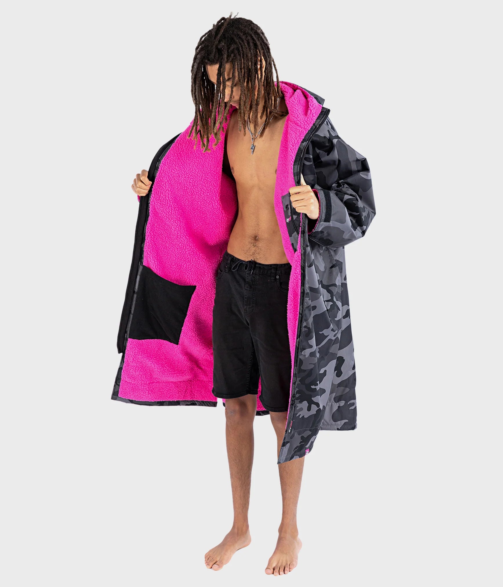 Dryrobe advance long sleeve poncho | adults | black camo pink - recycled