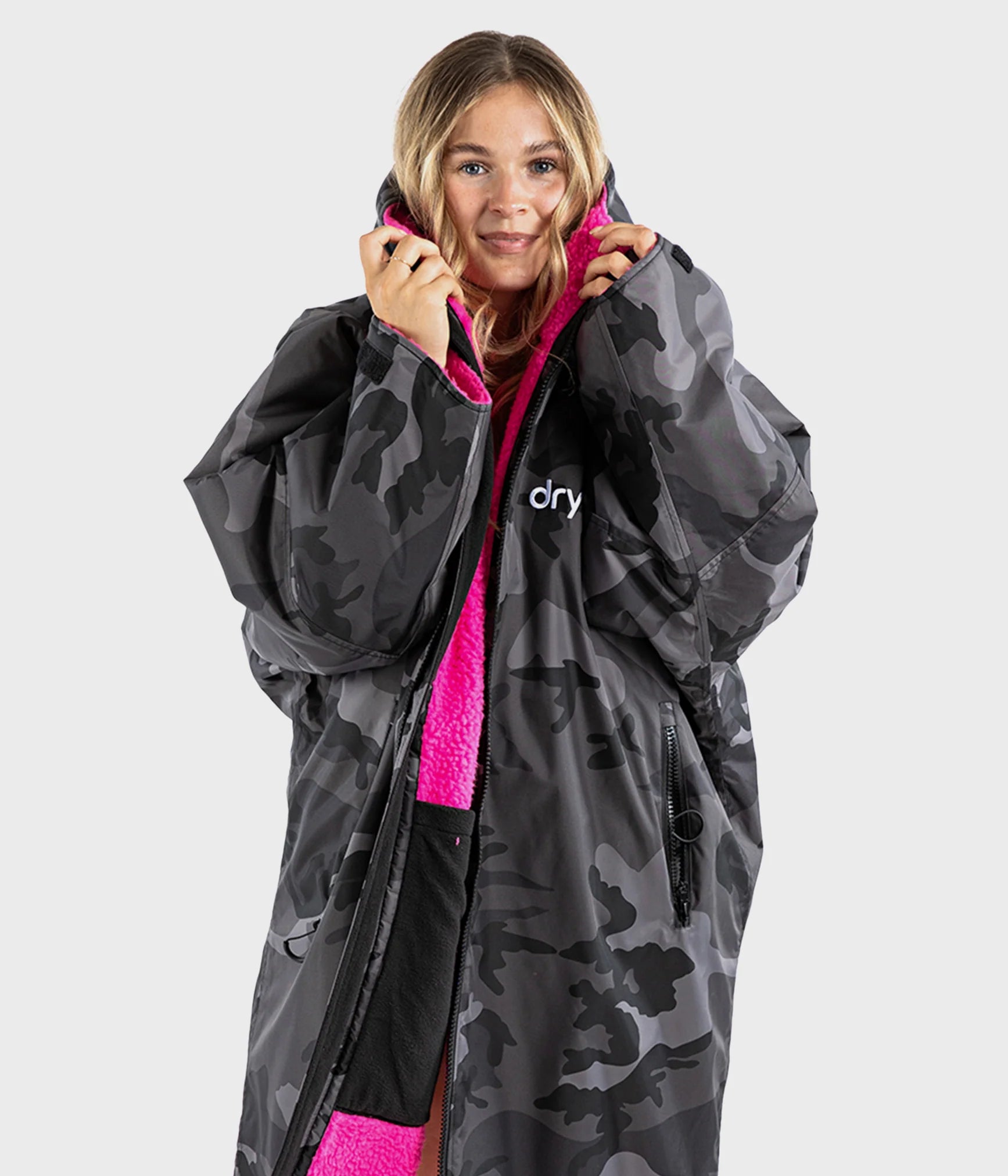 Dryrobe advance long sleeve poncho | adults | black camo pink - recycled