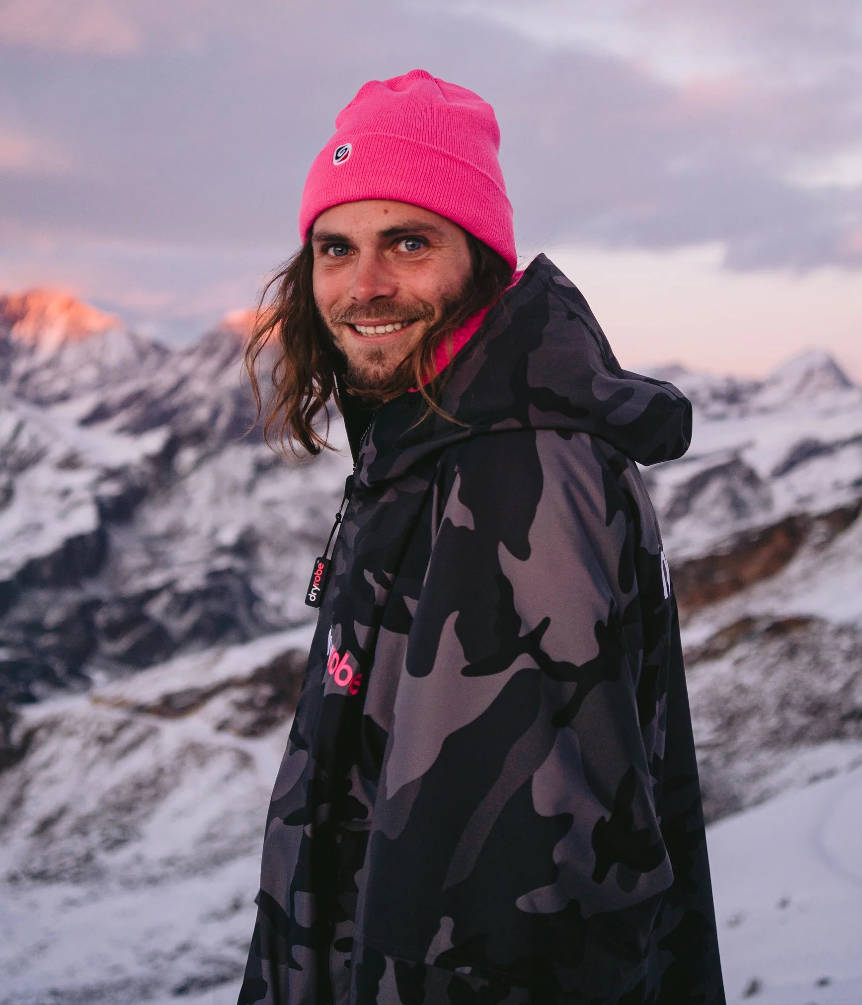 Dryrobe advance long sleeve poncho | adults | black camo pink - recycled