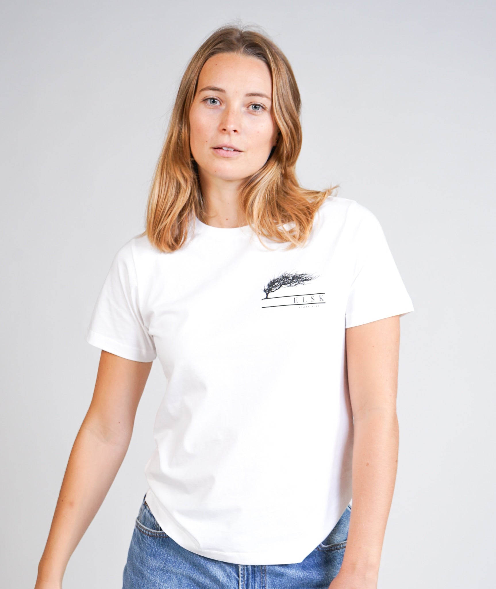 Win Ch Women'S Essential T-Shirt