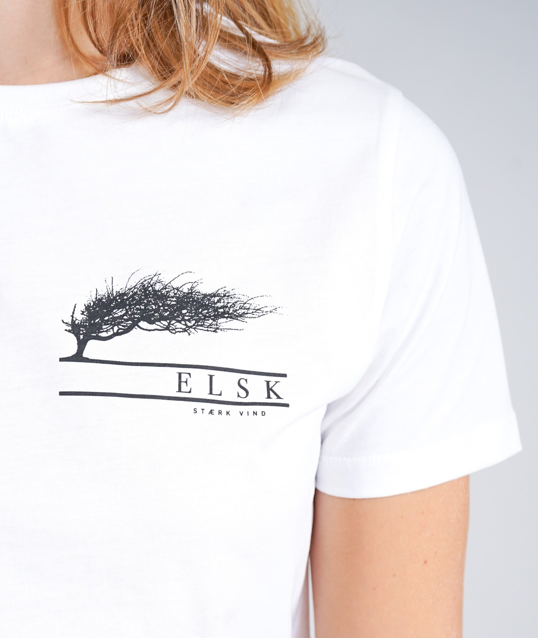 Win Ch Women'S Essential T-Shirt