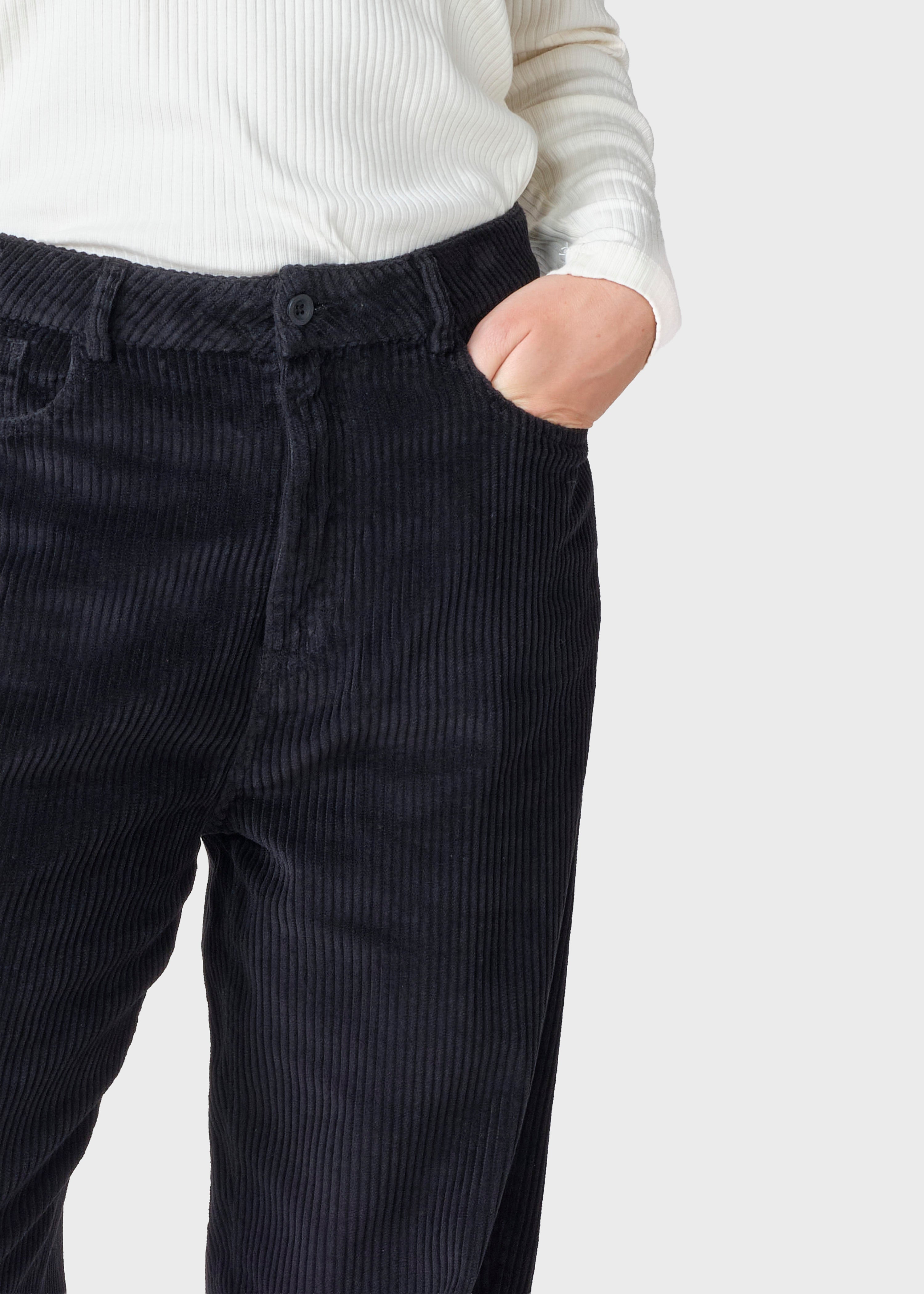 Gwen Jumbo Corduroy Pants - Black