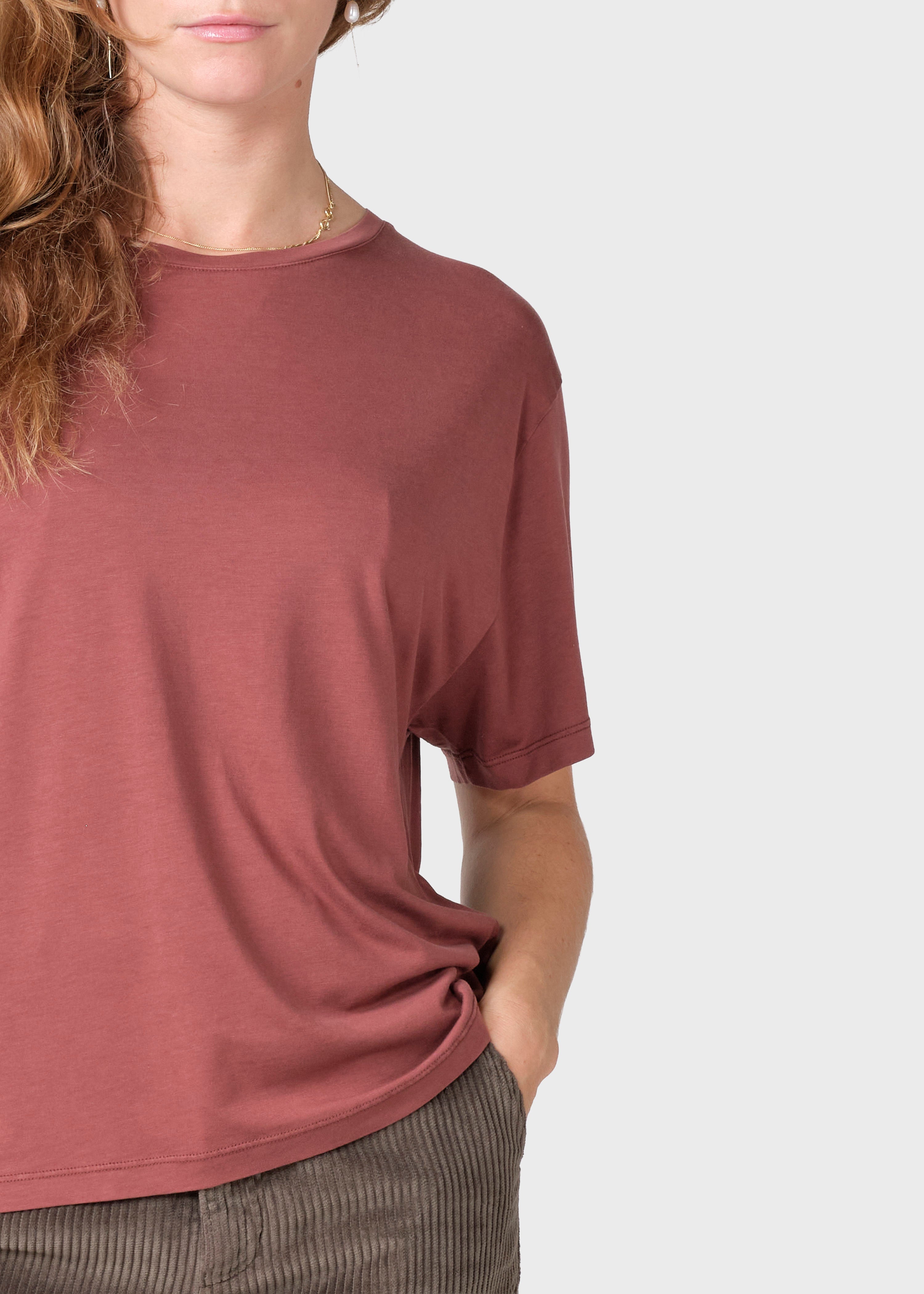 Maren Tee - Burgundy