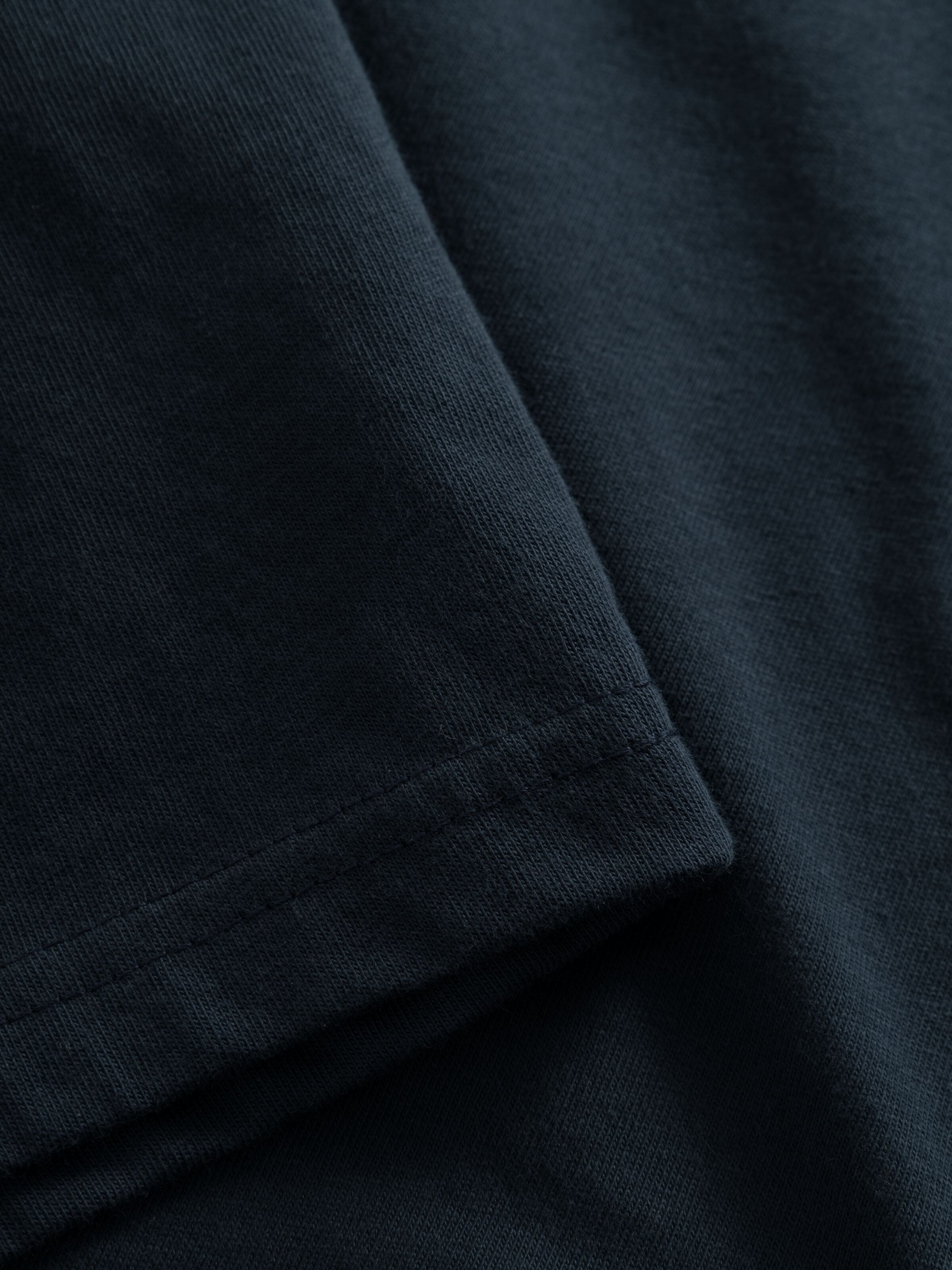 KnowledgeCotton Apparel – Reguläres T-Shirt mit Wal-Frontprint – GOTS/Vegan – Total Eclipse