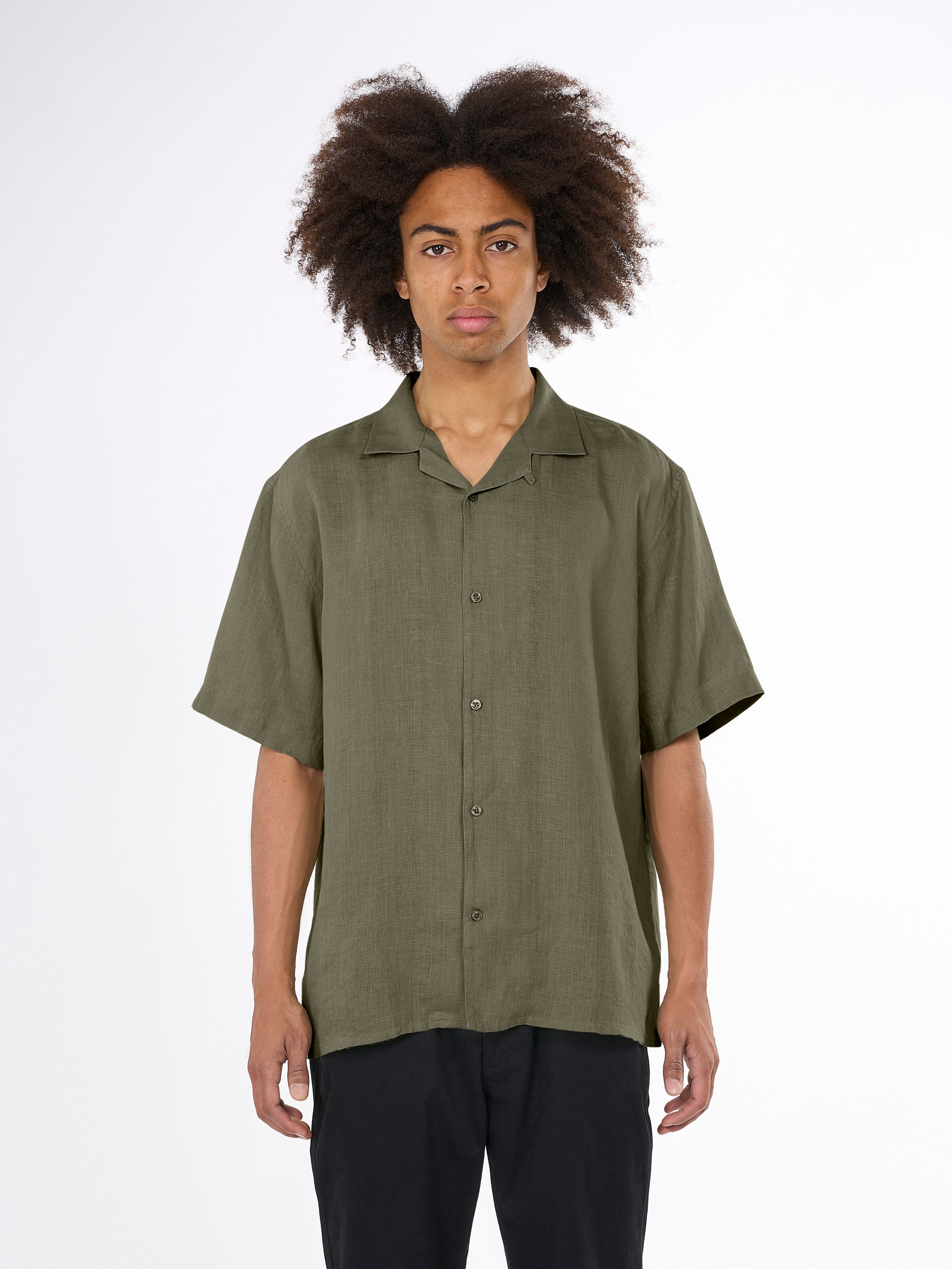 KnowledgeCotton Apparel  - Box fit short sleeved linen shirt GOTS/Vegan - Burned Olive