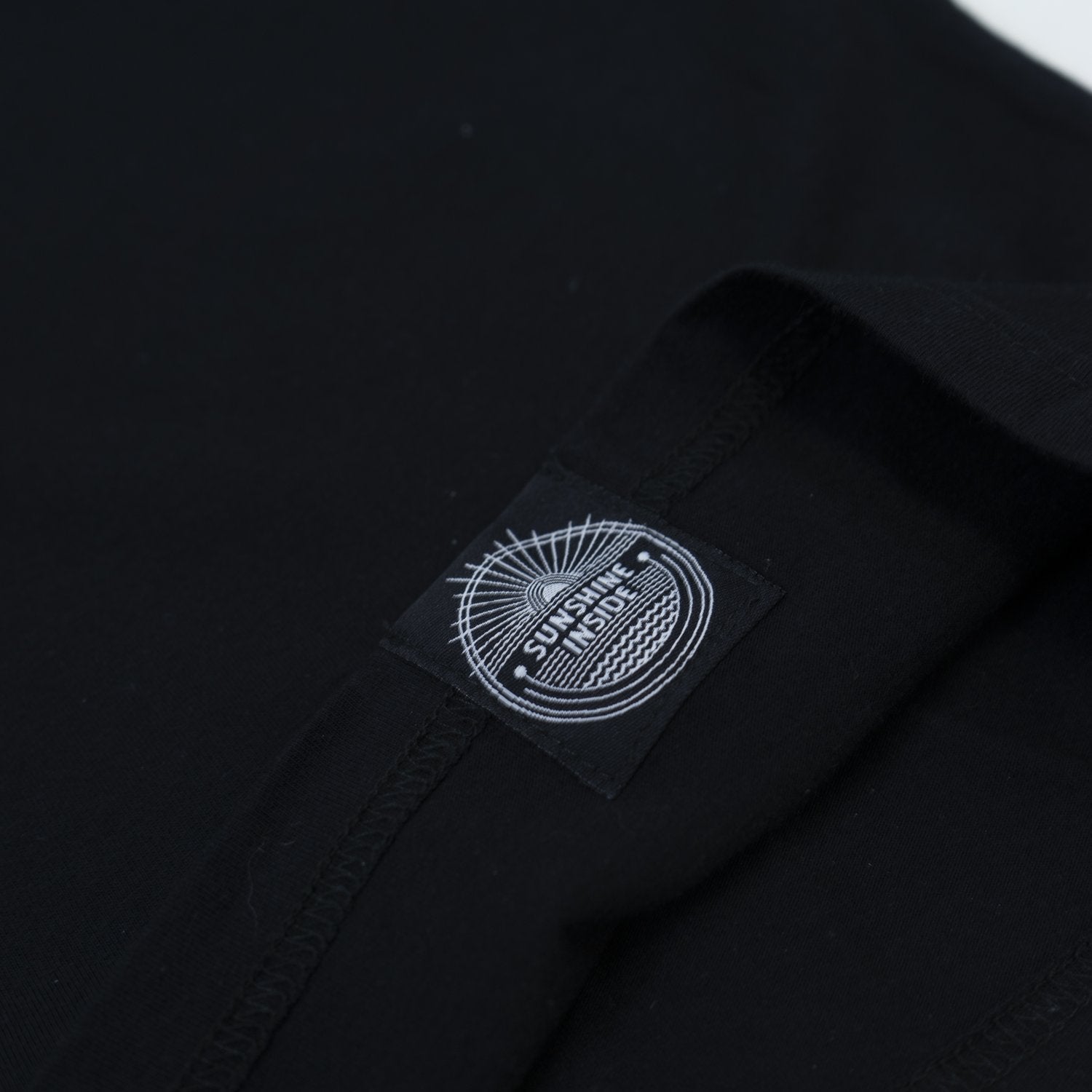 Lakor - Black basic T-shirt 