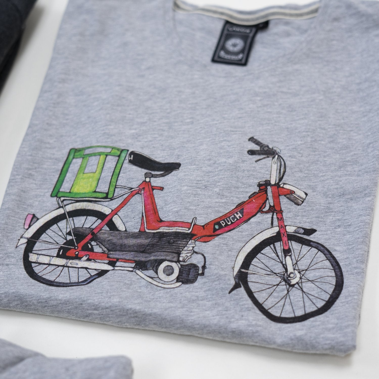 Lakor - Red puch T-shirt 