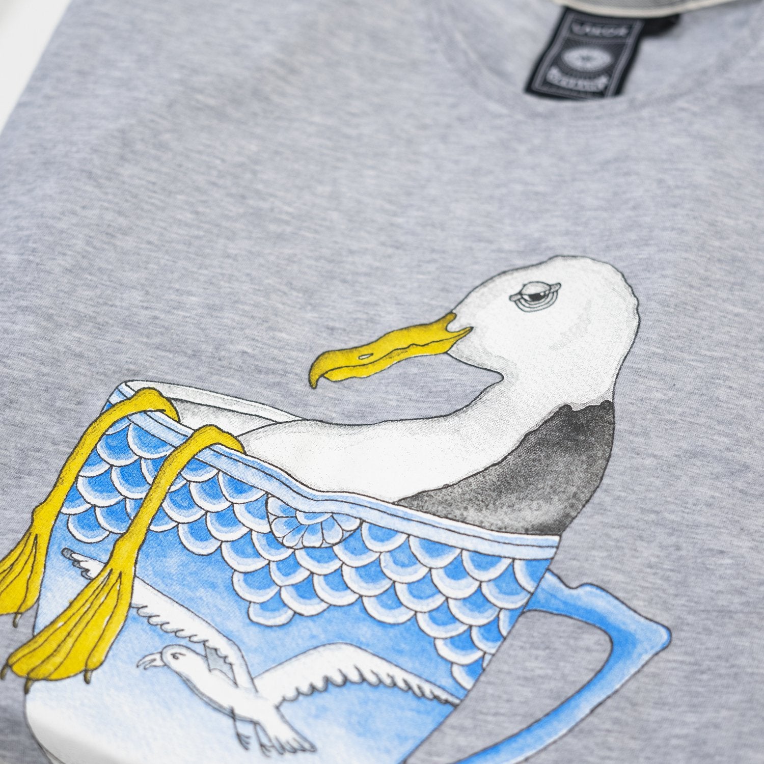 Lakor - Seagull in a cup T-shirt 