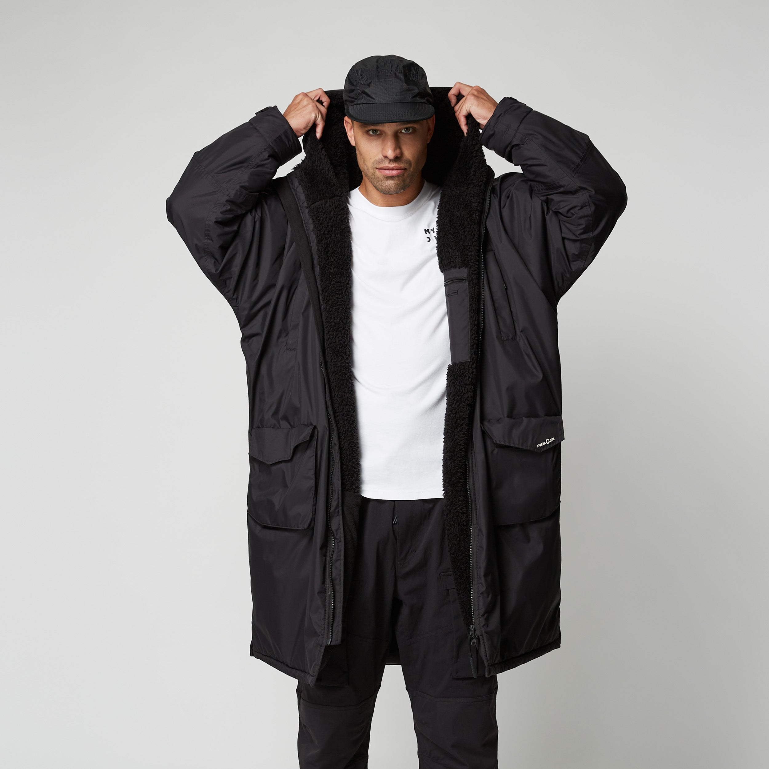 Mystic - Poncho Explore DTS - Black